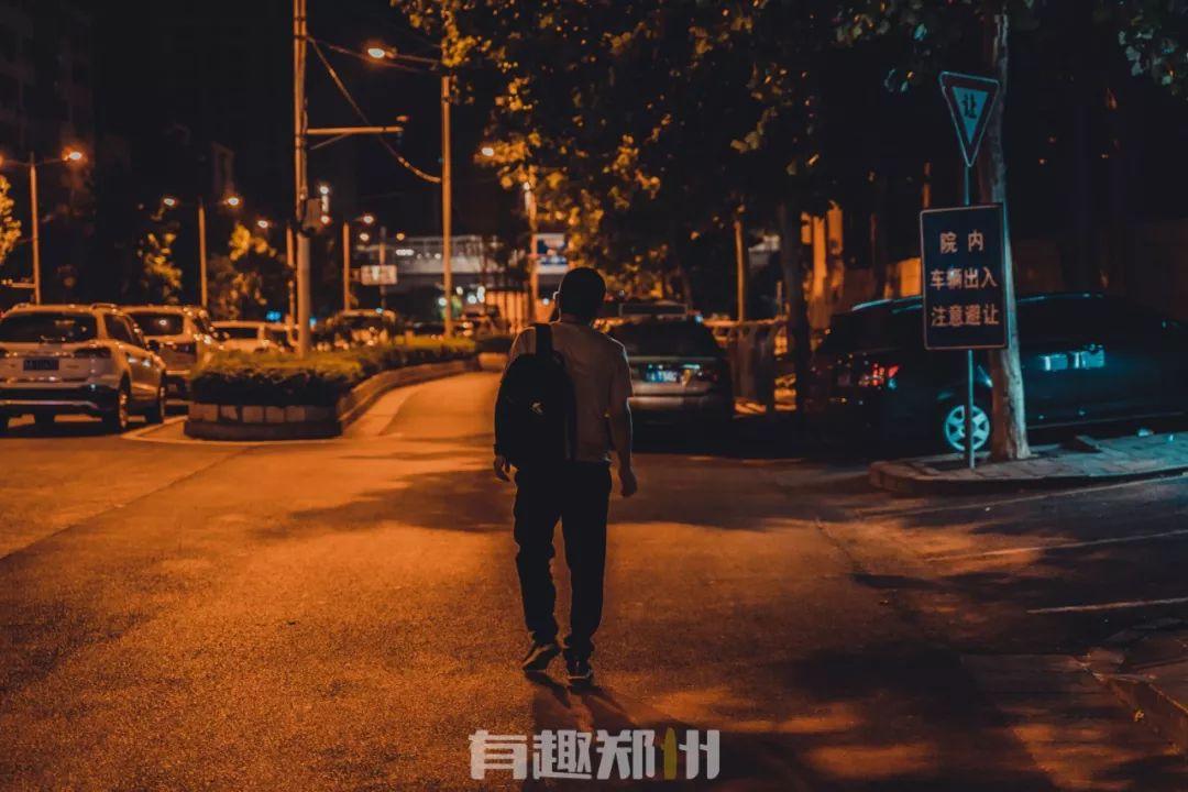 美女午夜最新动态，夜色中的魅力绽放